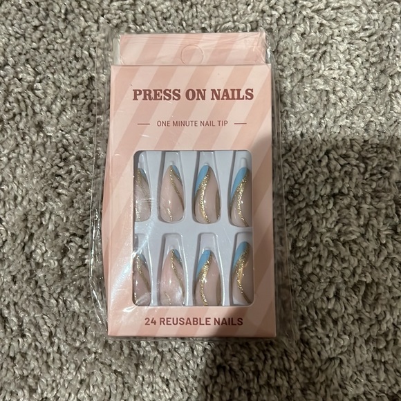 24pcs Long Almond Golden Line Glitter Print Press On Nail Set❤️ - Picture 6 of 7